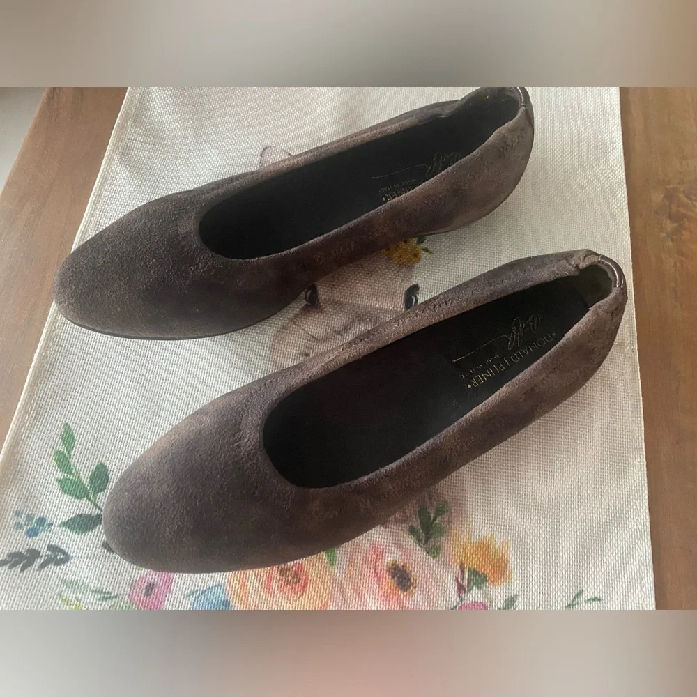 Donald Pliner Classic Women's Brown Suede Ballet Flats 8.5N